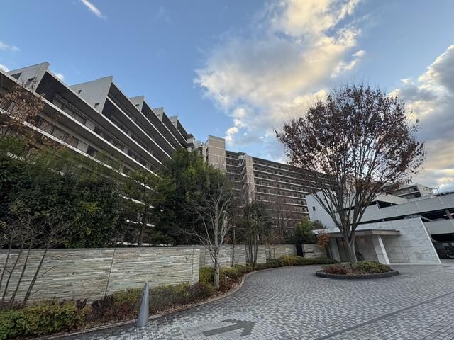 3LDK Apartment with Private Garden in Tachikawa, Tokyo - Thumbnail 2