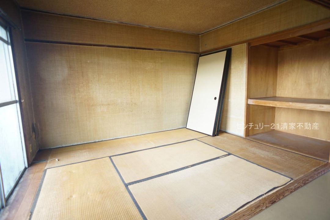 3LDK Apartment for Sale in Kasugai, Aichi - South Facing - Thumbnail 2