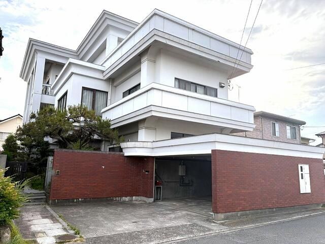 8DK RC House for Sale in Imabari, Ehime - 482 sqm - Thumbnail 2