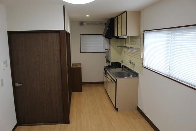 Renovated 2DK Apartment for Rent in Gifu City, Gifu - Thumbnail 2