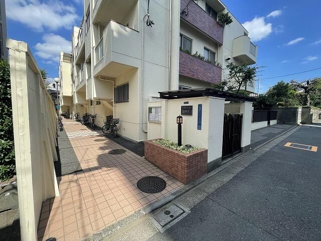 Renovated 2DK Investment Condo in Kita, Tokyo | 7.03% Yield - Thumbnail 2