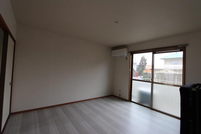 1K Apartment for Rent in Yayoi-cho, Toyama City - Thumbnail 4