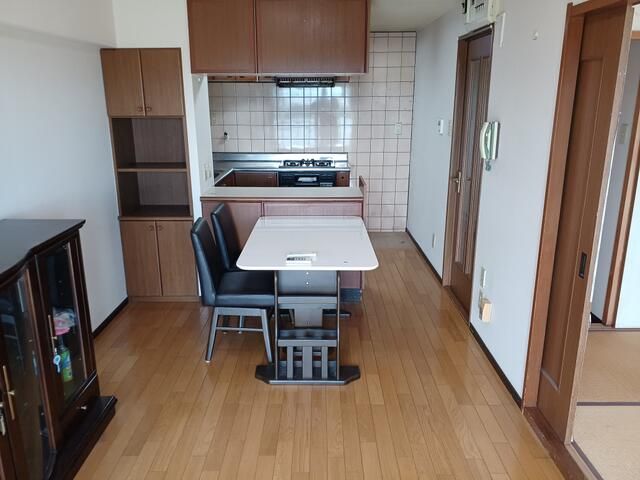 2LDK Apartment for Sale in Ashikaga, Tochigi - Top Floor, Pet OK - Thumbnail 4