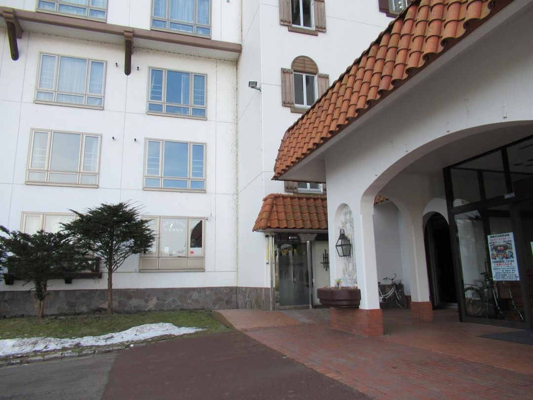 1DK Apartment for Sale in Ōnuma-chō, Hokkaido with Lake Views - Thumbnail 3