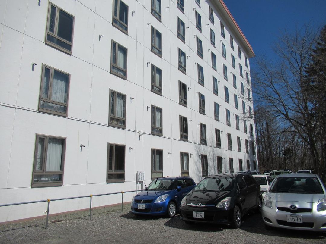 1DK Apartment for Sale in Ōnuma-chō, Hokkaido with Lake Views - Thumbnail 2