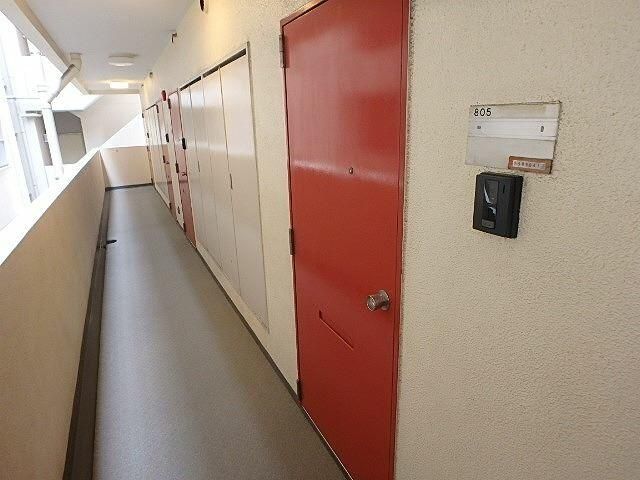 Renovated 1K Apartment for Sale in Nishi-Gotanda, Shinagawa, Tokyo - Thumbnail 2