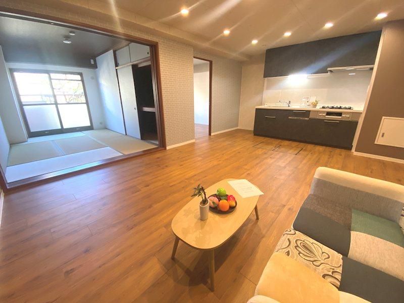 Renovated 4LDK Apartment near Hirakata-shi Station, Osaka - Thumbnail 3