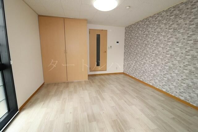 1K Apartment for Rent in Shijonawate, Osaka - 32,000 Yen - Thumbnail 4