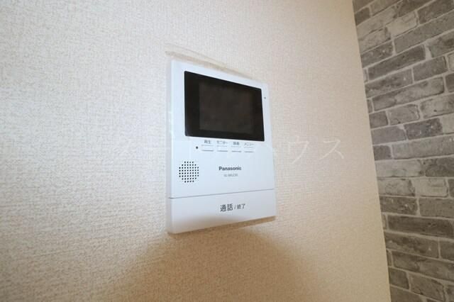 1K Apartment for Rent in Shijonawate, Osaka - 32,000 Yen - Thumbnail 2