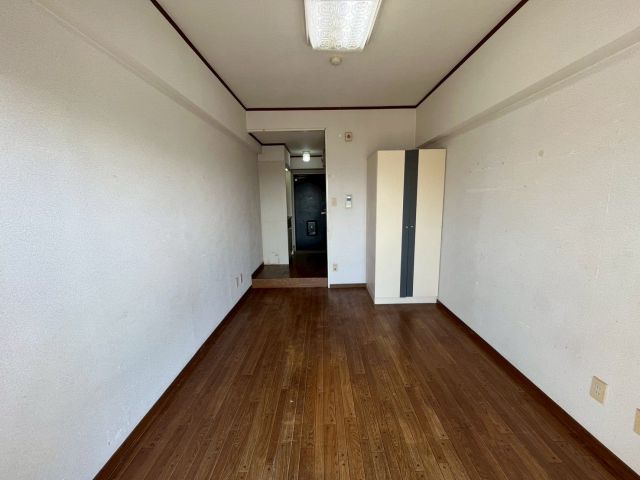 1K Apartment for Sale in Kurume City, Fukuoka - Thumbnail 2
