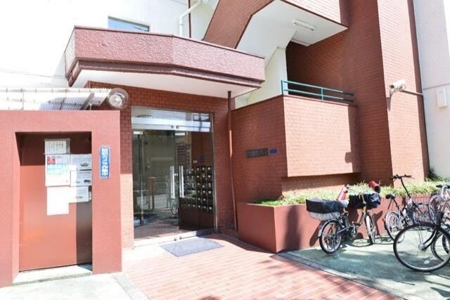 1LDK Apartment for Sale in Oi, Shinagawa, Tokyo - Renovated 2019 - Thumbnail 2