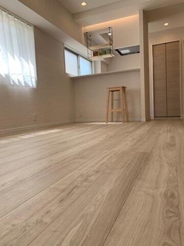 1LDK Apartment for Sale in Oi, Shinagawa, Tokyo - Renovated 2019 - Thumbnail 3