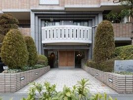 2LDK Apartment for Sale in Shibuya, Tokyo - 55.71m² - Thumbnail 2
