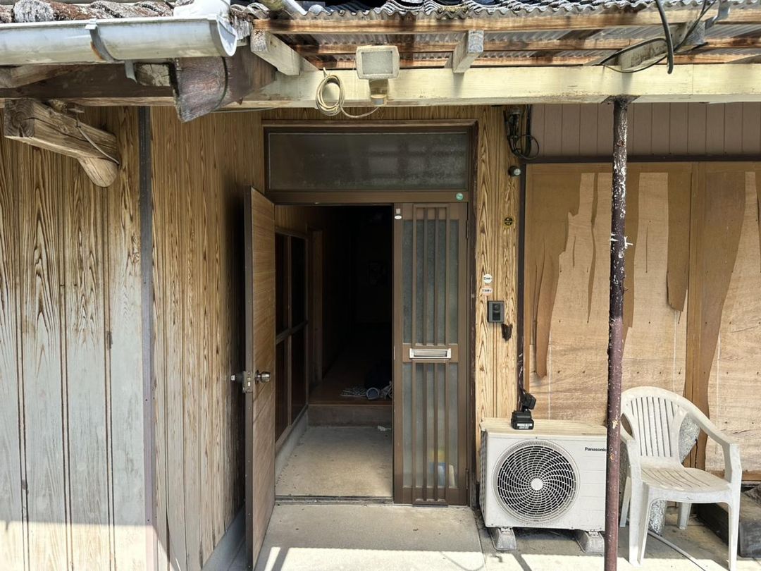 Historic 3DK House with Large Land in Yatsushiro, Kumamoto - Thumbnail 2