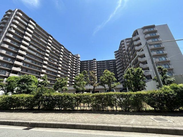 4LDK Apartment for Sale in Konohana, Osaka - 75.37m² - Thumbnail 2