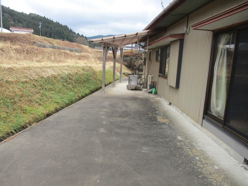 Traditional Kominka with Farmland in Nagano's Anan Town - Thumbnail 2