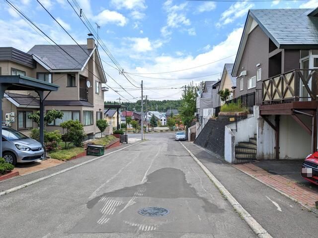 4LDK Detached House in Sapporo's Kiyota Ward - Sunny Corner Lot - Thumbnail 3
