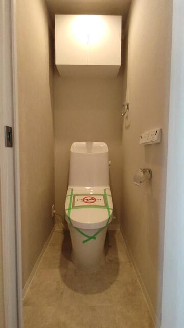 Renovated 1LDK Apartment for Sale in Minami-Senju, Arakawa, Tokyo - Thumbnail 3