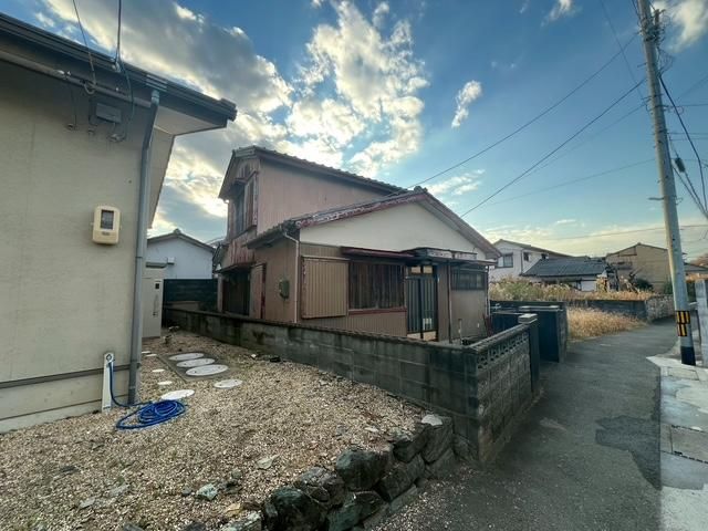 1966 3DK House for Sale in Tokushima City, 145 sqm - Thumbnail 2