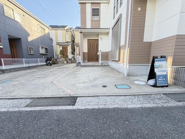 Renovated 4LDK House in Yokosuka with Walk-in Closet & Attic - Thumbnail 3