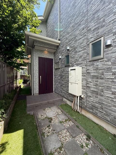 2017 Built 2LDK House with Two 1K Rentals in Yokohama - Thumbnail 2
