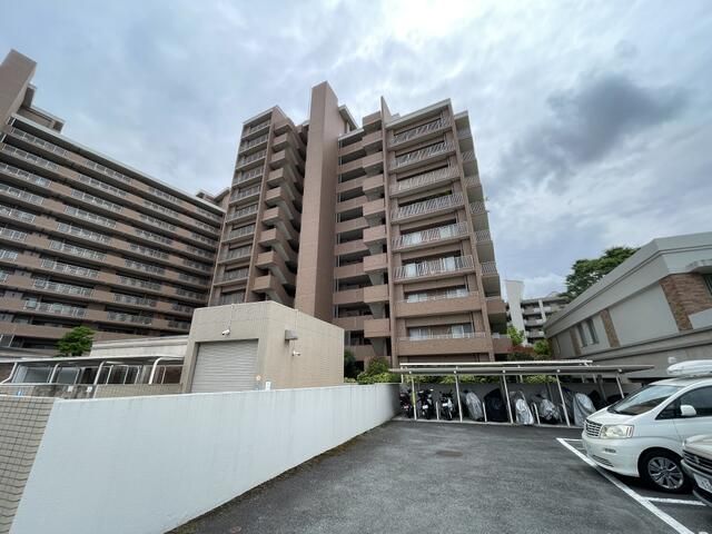 3LDK Corner Apartment for Sale in Hachioji, Tokyo - 106.92 sqm - Thumbnail 4