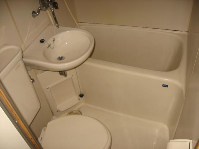 1K Apartment for Rent near Zeze-Hommachi Station, Otsu - Thumbnail 4