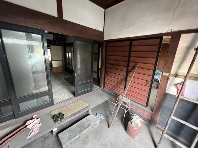 9K Traditional House with Garden for Sale in Imizu, Toyama - Thumbnail 4