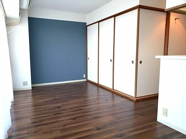 Renovated 3LDK Apartment for Sale in Higashiosaka, Osaka - Thumbnail 4