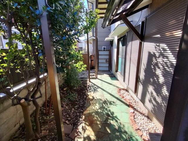 5LDK Detached House for Sale in Isogo, Yokohama - 9.9 Million Yen - Thumbnail 3