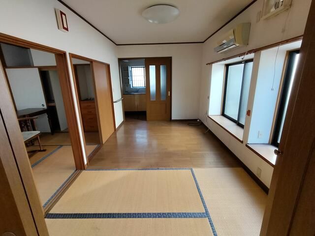5LDK Detached House for Sale in Isogo, Yokohama - 9.9 Million Yen - Thumbnail 4