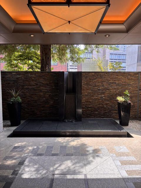 Luxury 2LDK Condo in Azabudai, Minato-ku, Tokyo - Thumbnail 3