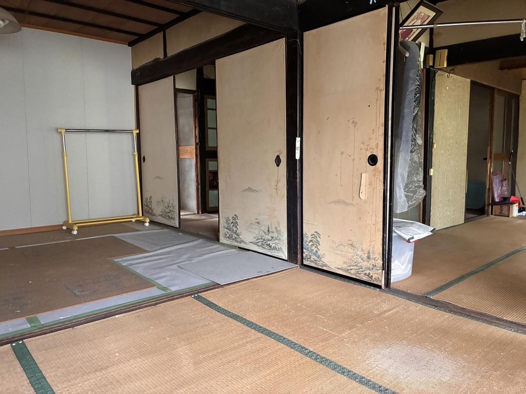 4DK Detached House for Sale in Kure, Hiroshima - Thumbnail 2
