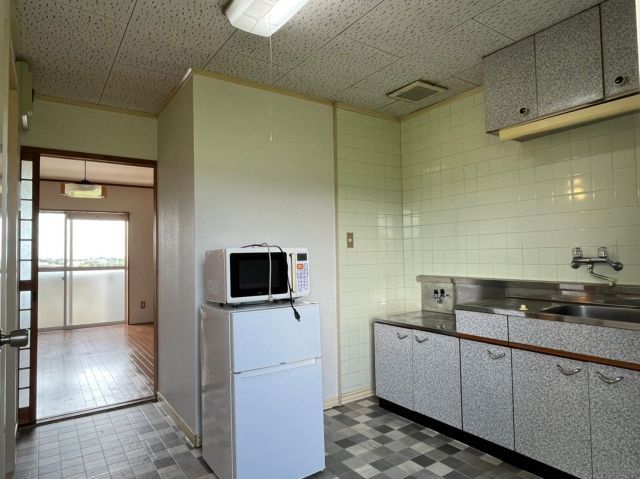 Pet-Friendly 1K Apartment for Rent in Kanzaki, Saga - Thumbnail 3