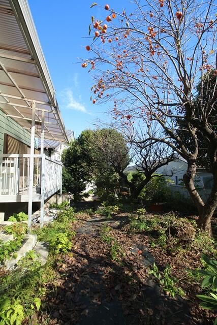 Large 6SLDK House with Sunroom & Underground Garage in Ninomiya - Thumbnail 4