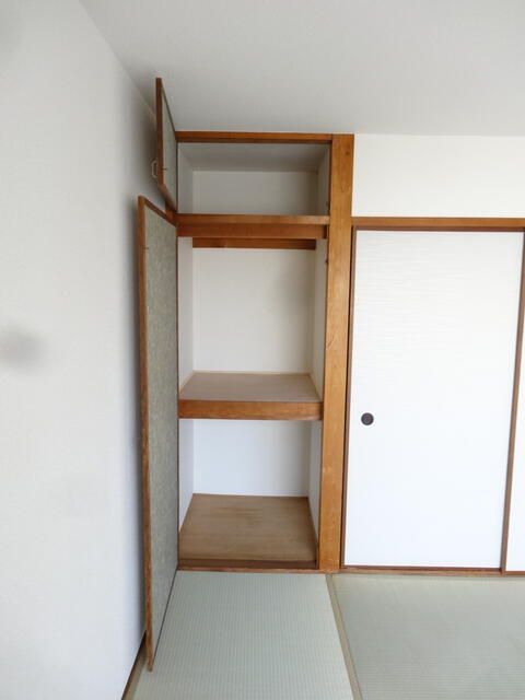 2K Apartment for Rent in Sakai, Osaka - Near Ayanomachi Station - Thumbnail 4