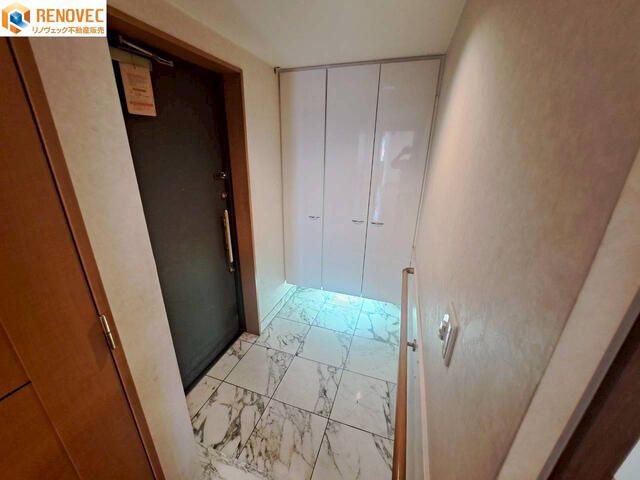 3SLDK Pet-Friendly Corner Apartment for Sale Near Fukai Station, Sakai - Thumbnail 2