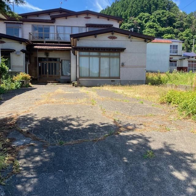 8DK Wooden House for Sale Near JR Kitakanegasawa Station, Fukaura - Thumbnail 3