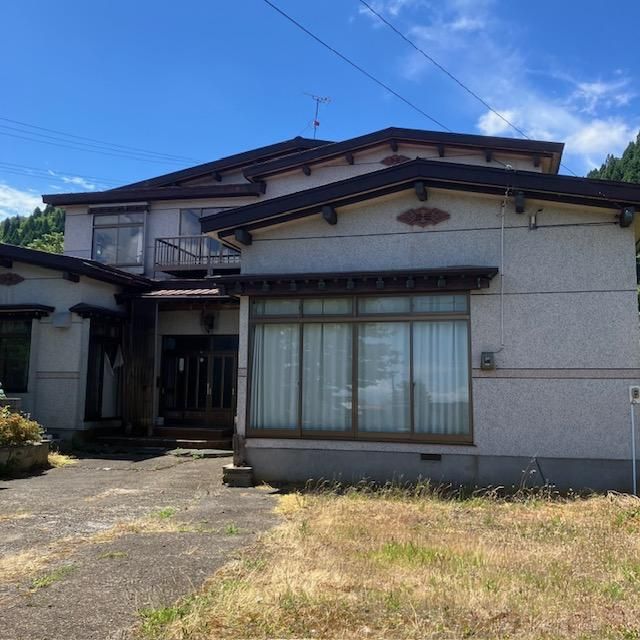 8DK Wooden House for Sale Near JR Kitakanegasawa Station, Fukaura - Thumbnail 2