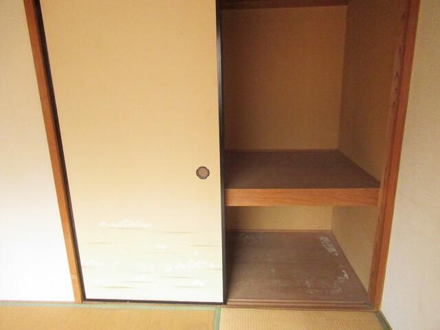 1K Apartment for Rent in Kanoya, Kagoshima - White Terrace - Thumbnail 3