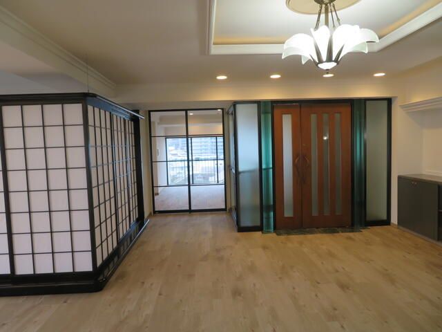 Renovated 144sqm 2LDK Corner Apartment in Sakai, Osaka - Thumbnail 4