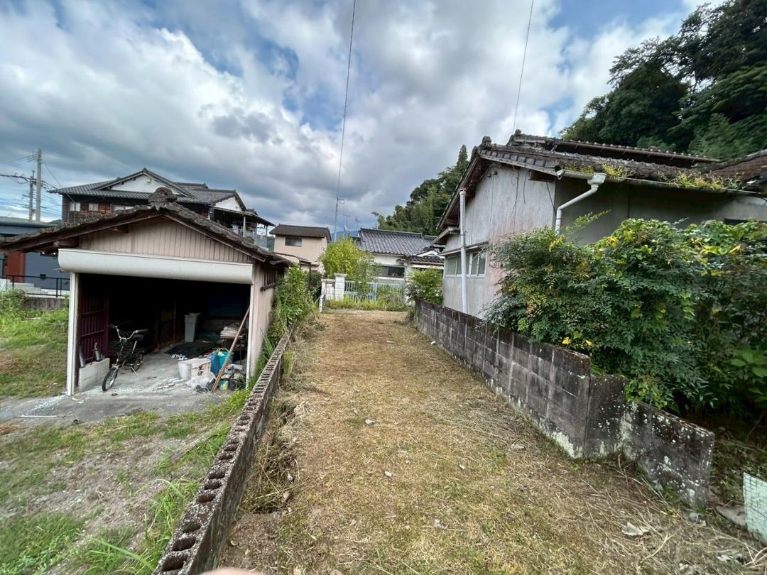 Akiya for Sale in Yusui, Kagoshima - 463 sqm Land Near Station - Thumbnail 2