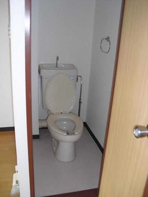 1K Apartment for Rent near Goso Station, Higashihiroshima - Thumbnail 4