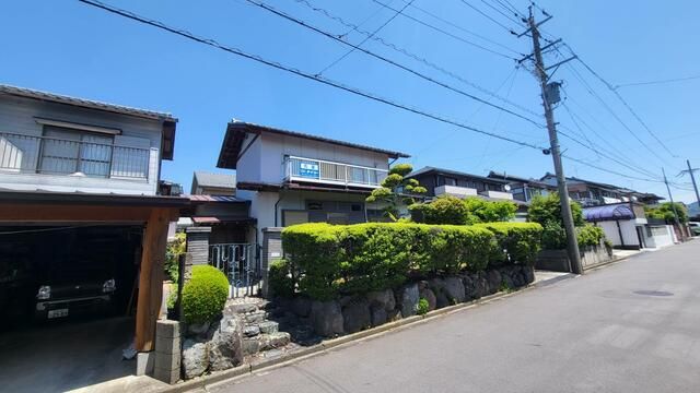 Renovated 3LDK House for Sale in Quiet Inuyama Neighborhood - Image 1