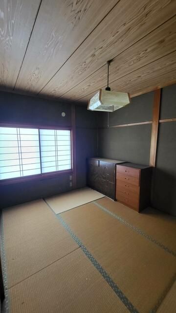 Renovated 3LDK House for Sale in Quiet Inuyama Neighborhood - Thumbnail 4