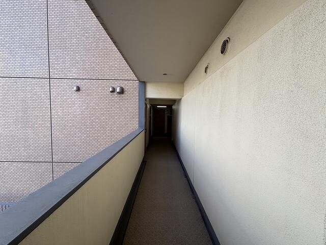 Studio Apartment for Sale in Minato, Tokyo Near Daimon Station - Thumbnail 3