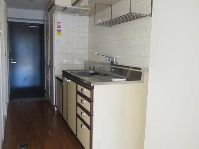 Compact 1R Condo in Hiroshima's Naka Ward for 3.5 Million Yen - Thumbnail 4