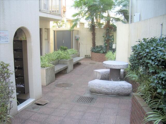 Setagaya Studio Apartment for Sale Near Uenoge Station - Thumbnail 3