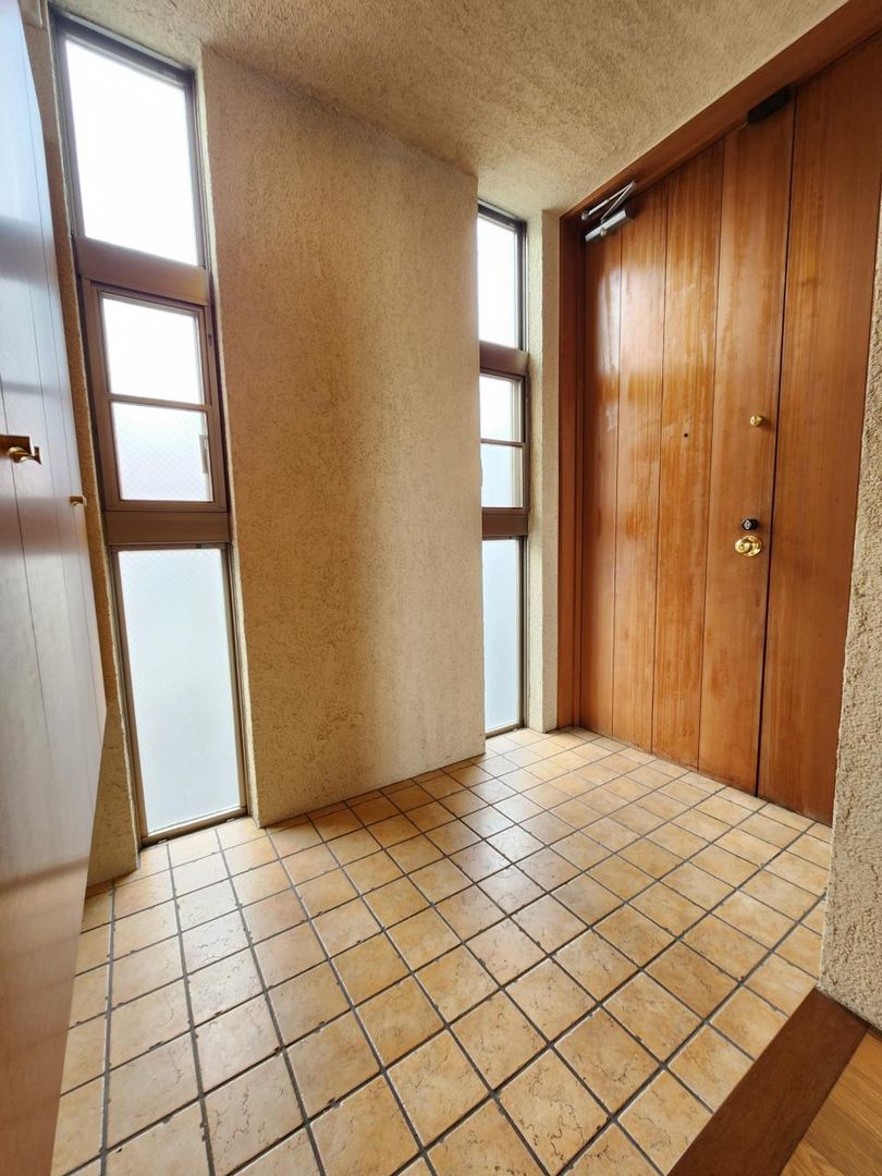 3LDK House with Basement for Sale in Yokohama's Minami Ward - Thumbnail 3