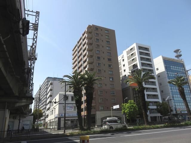 3LDK Sakai Apartment for Sale Near Nankai Line, 4.8% Yield - Image 1